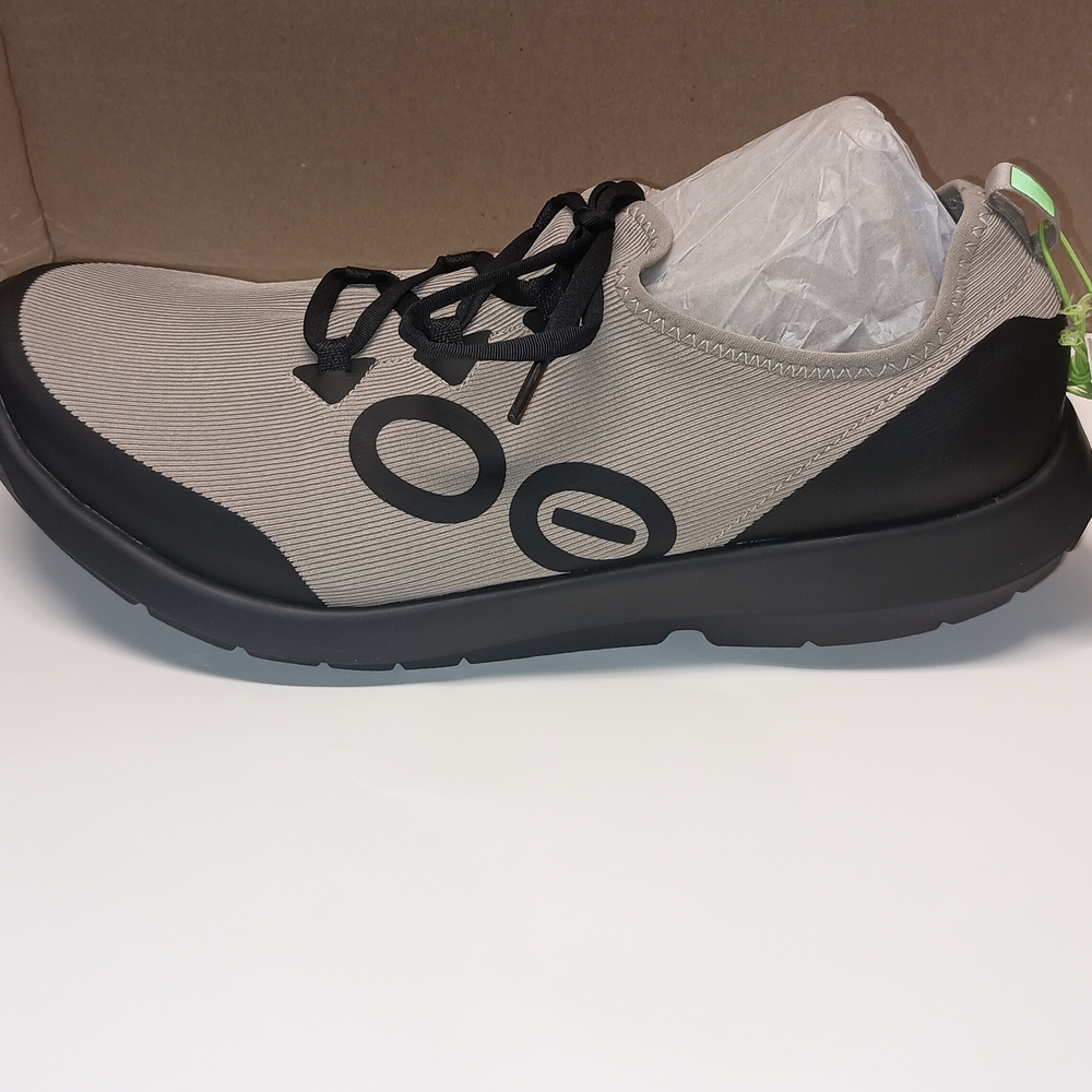 OOFOS Black and Tan Athletic Shoes